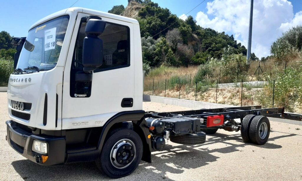 Vendita autocarri a telaio nuovi o usati